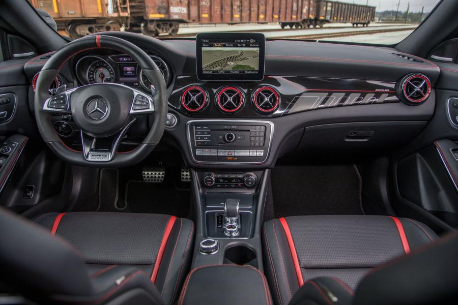 Торпедо Mercedes-AMG CLA45 4Matic (C117) 2016 года  (NA) (фото 19 из 34)